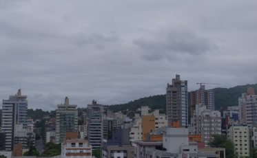 Segunda-feira com tempo nublado e frio no Sul de SC