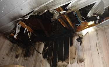 Criciúma: Princípio de incêndio atinge casa de madeira no Rio Maina