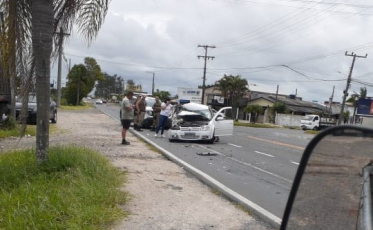 Motorista sai ileso de grave acidente em Araranguá (FOTOS e VÍDEO)