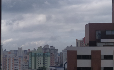 Verão começa com chuva em Criciúma e região