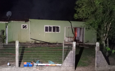 Incêndio atinge residência em Ermo