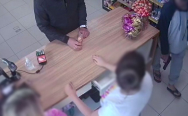 Dupla é indiciada por roubo a posto de gasolina em Criciúma