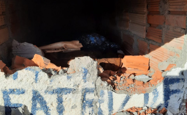 Homem é preso carregando caixão infantil em Criciúma 