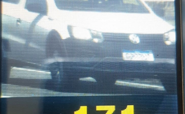 Picape é flagrada a mais de 170 quilômetros por hora na BR-101