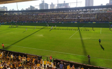 Arilson e Eder marcam, Criciúma vence o Ituano e reassume a liderança da Série B