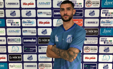 Caravaggio apresenta lateral-esquerdo