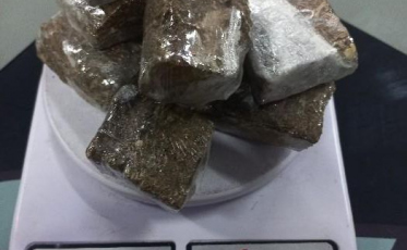 PM localiza porções de maconha, cocaína e crack em Tubarão