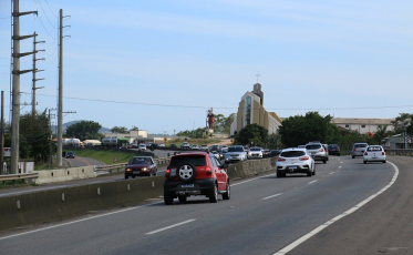 Corpus Christi: mais de 130 mil veículos devem passar pela BR-101 Sul/SC no feriado 