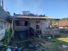 Incêndio destrói casa no bairro Mina Brasil em Criciúma