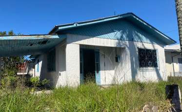 Princípio de incêndio em residência de Araranguá iniciou com resíduos em cômodo