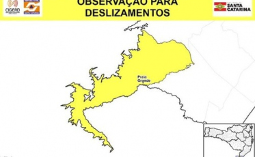 Alagamento deixa quatro comunidades isoladas em Praia Grande (VÍDEO)