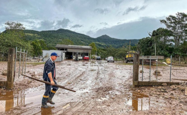Após a chuva, é hora de reconstrução em Praia Grande
