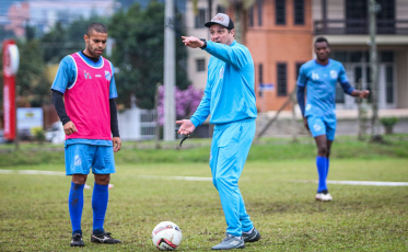 Caravaggio em reta final de preparação para enfrentar o Caçador