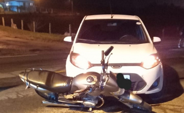 Colisão entre carro e moto deixa um homem ferido em Urussanga