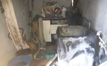 Edícula pega fogo em Içara