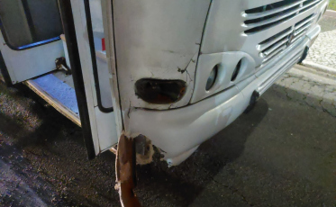 Ciclista fica ferido após ser atropelado por ônibus em Criciúma