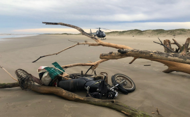 Balneário Rincão: motociclista é resgatado após colidir em tronco de árvore