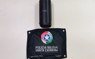 Homem dá 'mata-leão' em adolescente suspeito de furto em Criciúma