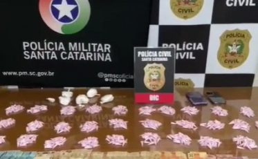 Traficante é preso com um quilo de cocaína e R$ 8 mil em Tubarão