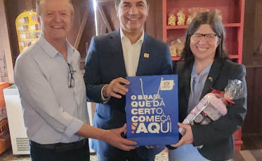 Carrie Muntean, cônsul-geral dos Estados Unidos em Porto Alegre, visita Criciúma