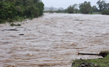 Balsa paralisada e aulas suspensas em cidades da Amesc