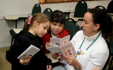 Unesc recebe mil exemplares do minilivro Bibi e o sonho de bailarina
