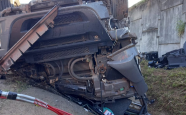 Caminhoneiro morre após saída de pista na BR-101 em Santa Rosa do Sul 