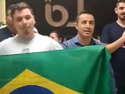 Empresa de Criciúma trolla funcionário com ritual patriótico e viraliza no Brasil (VÍDEO)