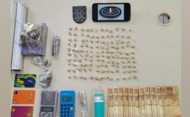 Mulher é presa por comercializar drogas através do celular em Içara