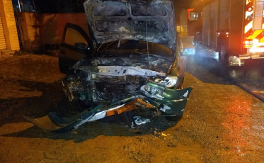 Criciúma: Incêndio é registrado em veículo