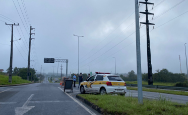 Via Rápida: Trânsito está bloqueado no sentido Criciúma/BR-101