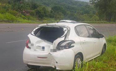 Duas mulheres ficam feridas após colisão na SC-108