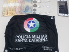 PM detém dois jovens e um adolescente por tráfico de drogas em Criciúma