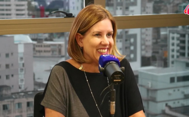 Cris Barata fala sobre insegurança profissional no Ninguém morre de tédio
