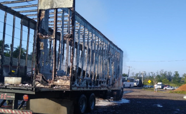 Nova Veneza: Incêndio em caminhão mobiliza bombeiros