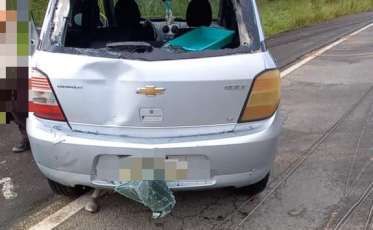 Urussanga: Fios de energia caem sobre carros na SC-108