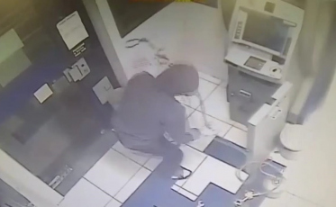 Homem arromba caixa eletrônico em Jacinto Machado