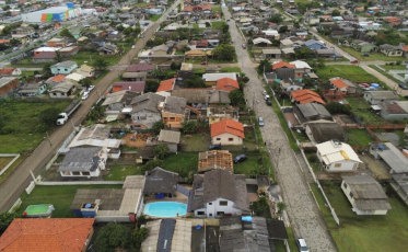 Mais de 300 famílias foram afetadas pelo temporal em Balneário Arroio do Silva