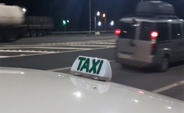 PRF localiza maconha e cocaína em táxi na BR-101 em Araranguá (VÍDEO)