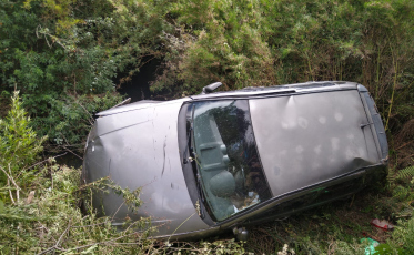Carro com placas de Braço do Norte se envolve em acidente na Serra