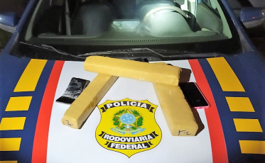 Carro com placas de Criciúma é encontrado com quase três quilos de maconha na BR-101