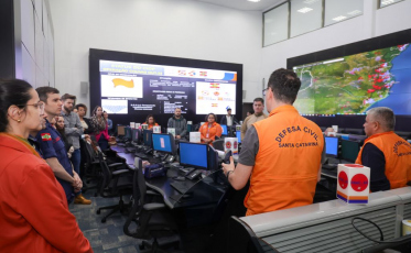 Estado reforça atuação integrada para período mais crítico de chuvas em Santa Catarina