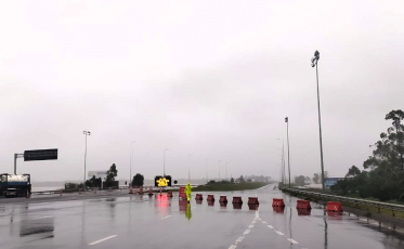 BR-101: água na pista provoca bloqueio em Araranguá