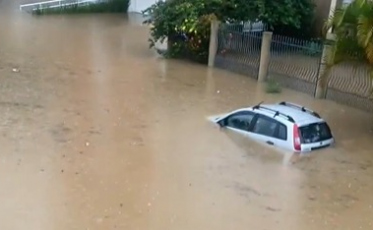 Confira pontos alagados em Criciúma após fortes chuvas (FOTOS E VÍDEOS)