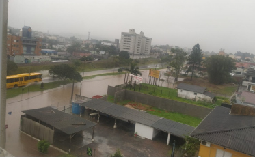 Confira pontos alagados em Criciúma após fortes chuvas (FOTOS E VÍDEOS)