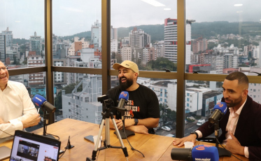 Nomes & Marcas: Diego e Chicão contam história de criação do Tá On Podcast (VÍDEO)