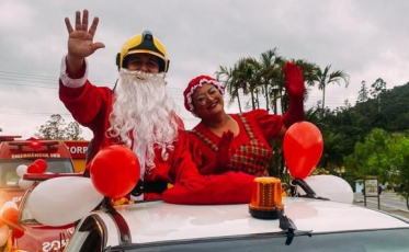 Bombeiros de Urussanga arrecadam doações para Carreata do Bombeiro Noel