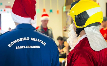 Bombeiros de Urussanga realizam Carreata do Bombeiro Noel