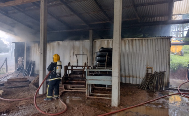 Incêndio em estufa de fumo causa prejuízo de R$ 100 mil em Orleans