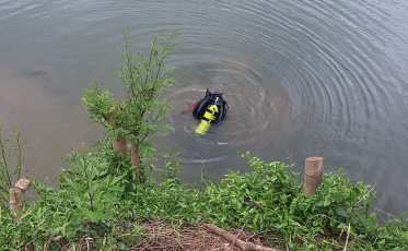 Carro cai no Rio Araranguá e motorista morre